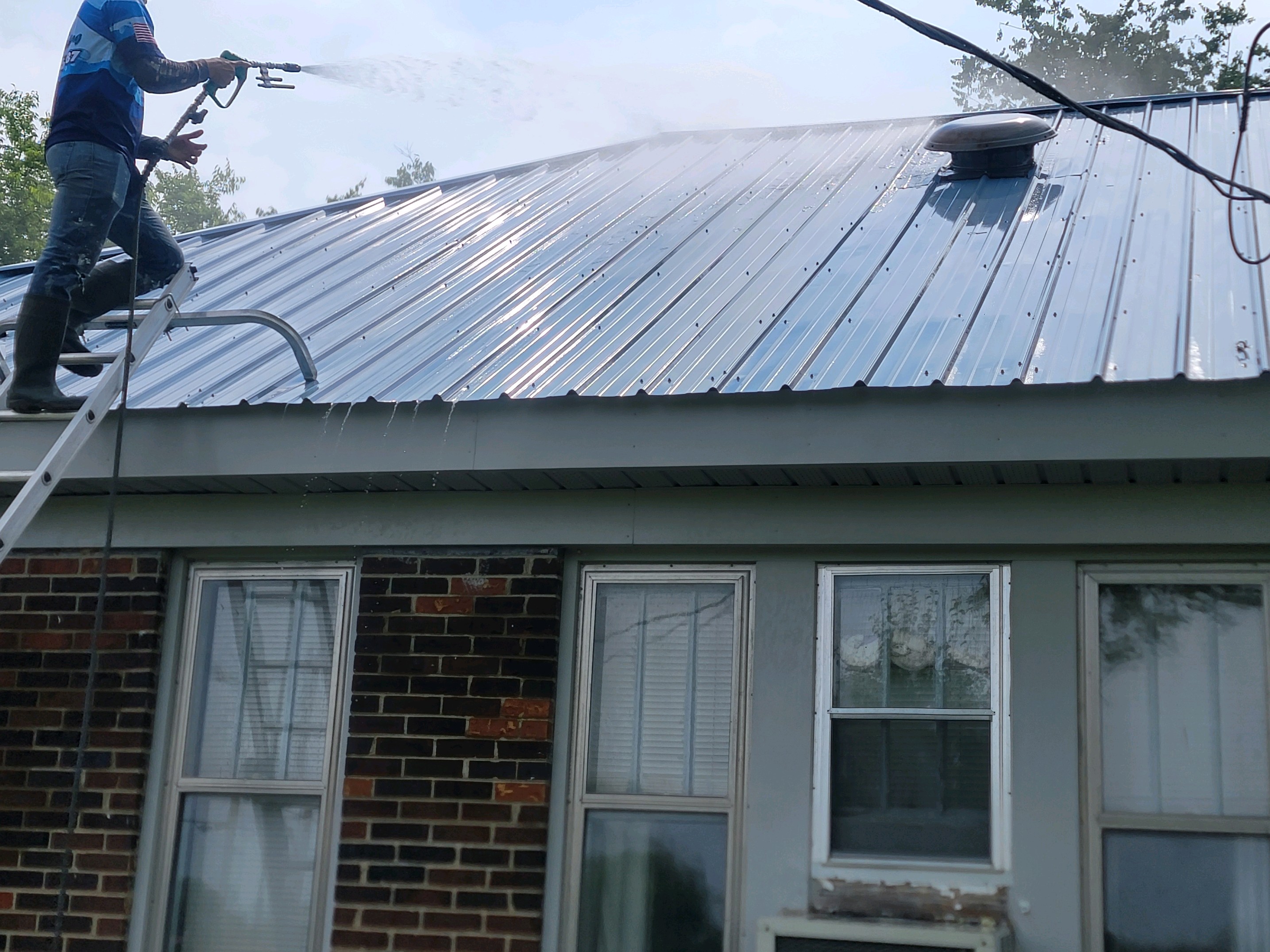 An Amazing outcome on a metal roof cleaning in Lebanon TN